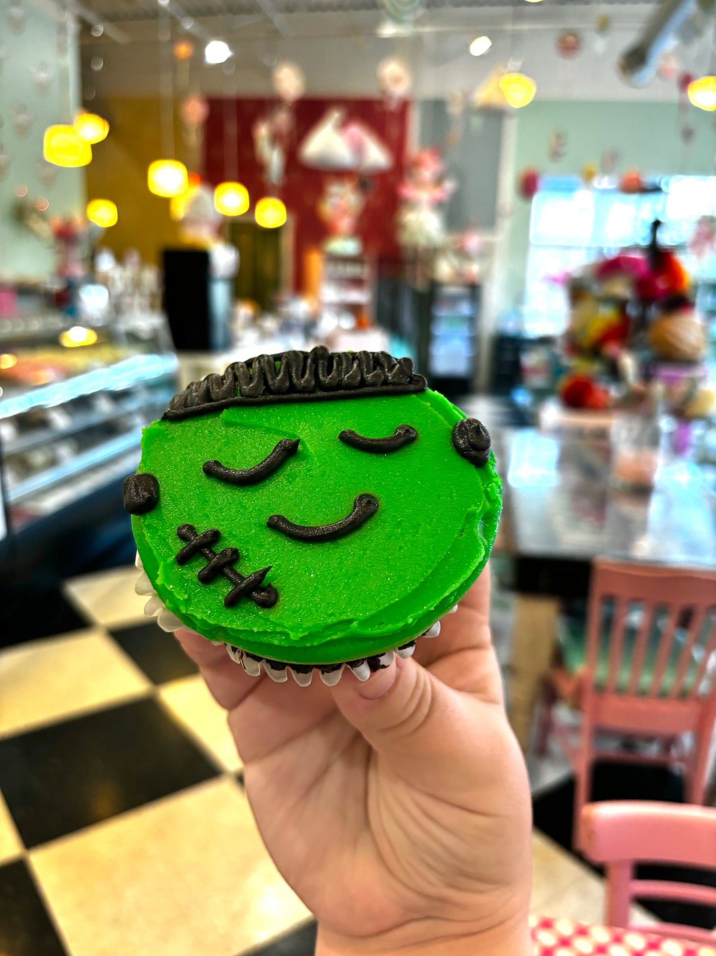 MONSTER MASH Jumbo Cupcake 4 Pack