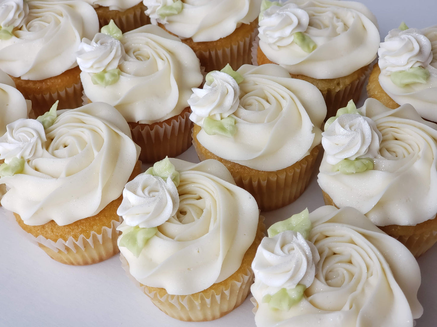 Regular Size Cupcakes with Roses!