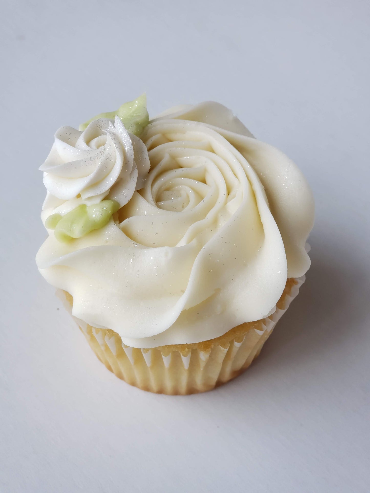 Mini Cupcakes with Roses!