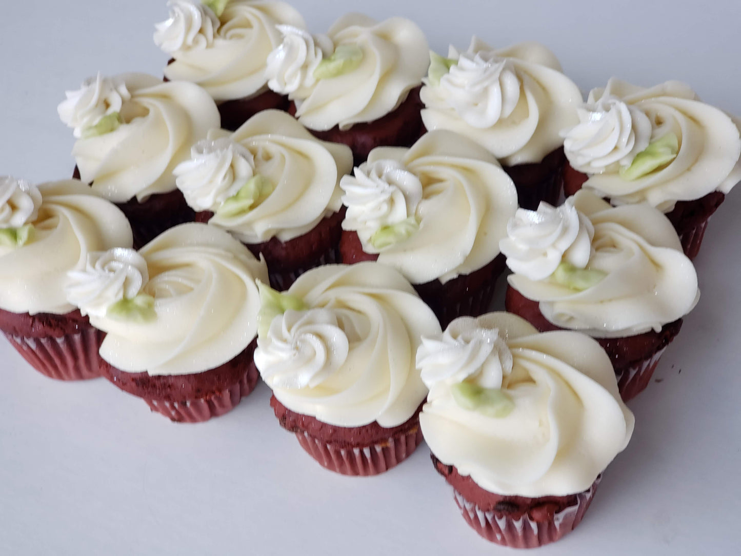 Regular Size Cupcakes with Roses!