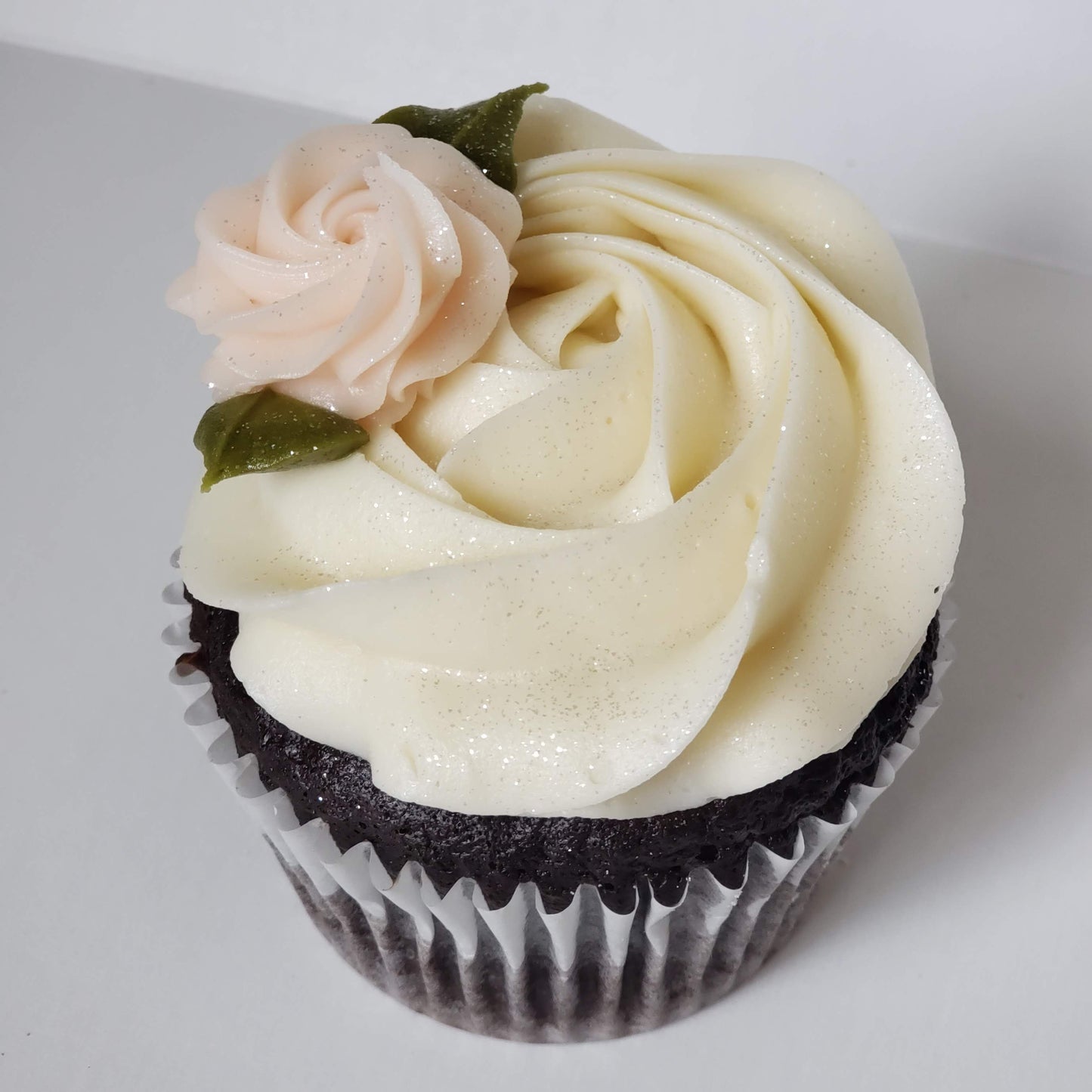 Regular Size Cupcakes with Roses!