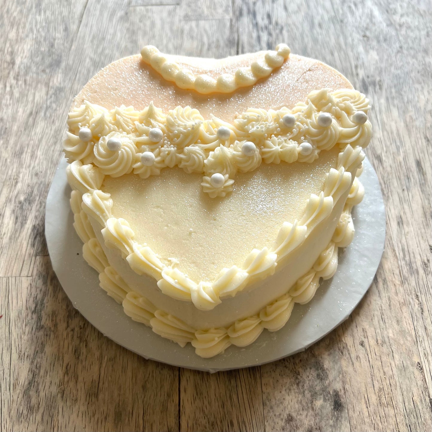 👰Yes to the Dress! Heart-Shaped Cutting Cake💍
