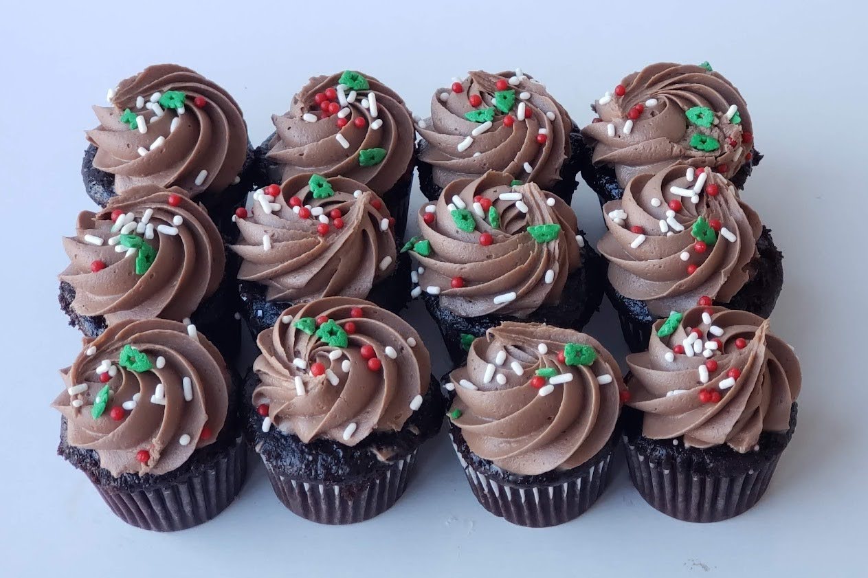 🎄Holiday Time Mini Cupcakes by the Dozen