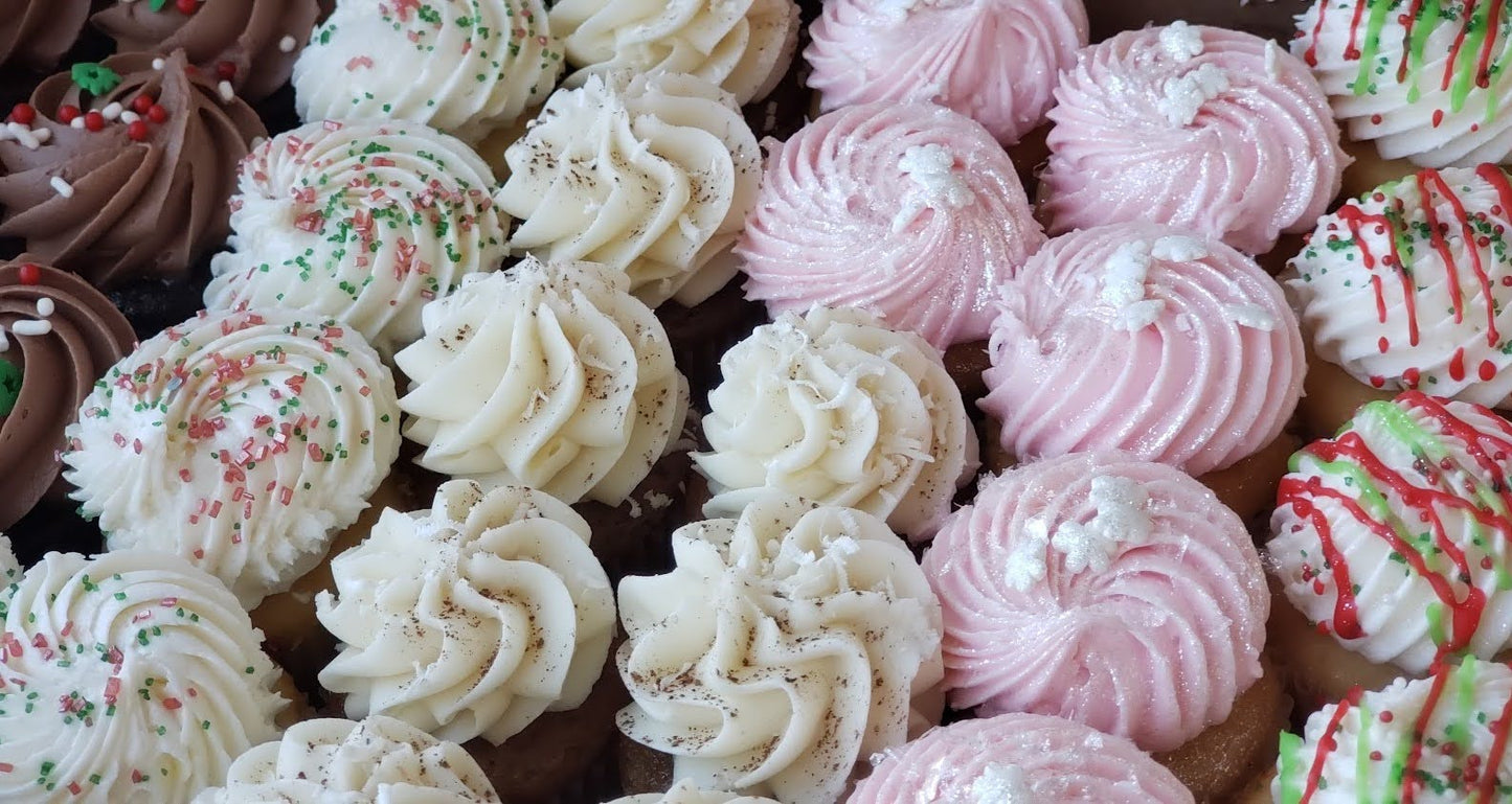 🎄Holiday Time Mini Cupcakes by the Dozen